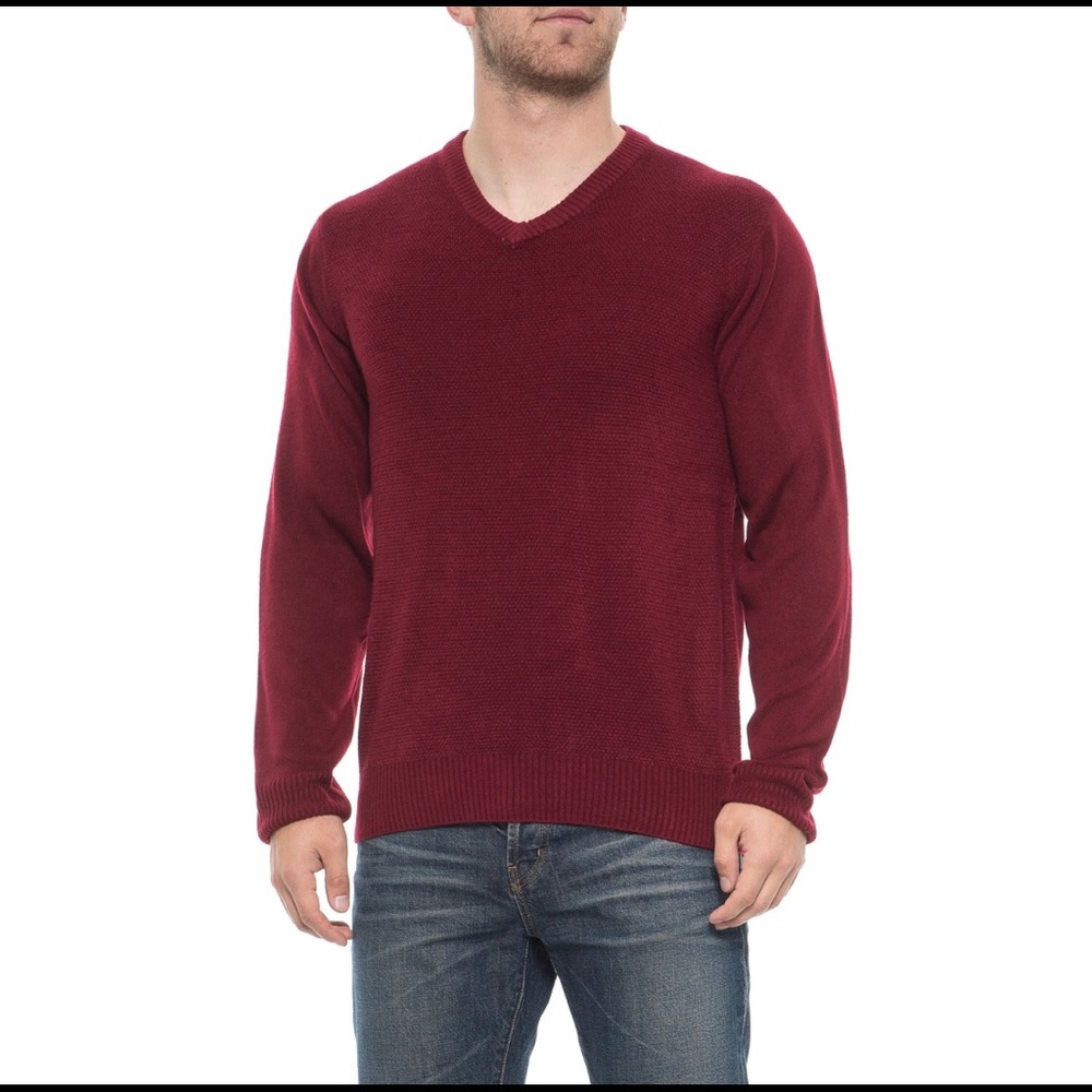 Men’s v neck sweater in XXL in the color sangria